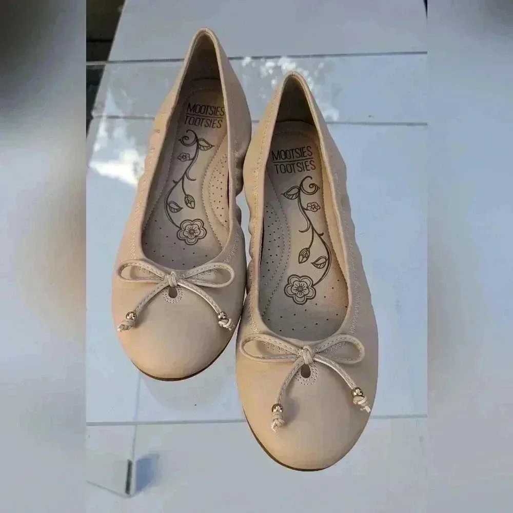 Mootsie Tootsie Women's Cameo Ballet Flat Slip-on Shoes Size 7.5 NWOT